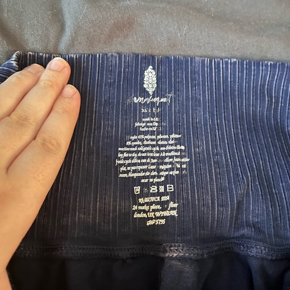 FREE PEOPLE Navy Good Karma Shorts MISLABELED Size M/L - Picture 4 of 5